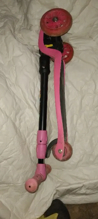 Patinete infantil rosa 3 ruedas 5 euro unidad