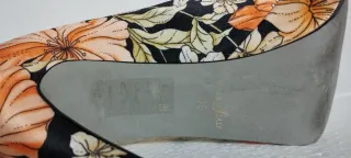 Décolleté con fantasia floreale