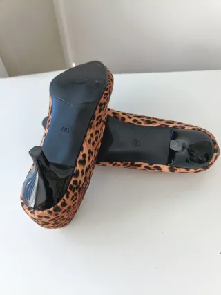 Zapatos de salón animal print T39 Nuevos