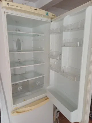 Frigorífico blanco LG