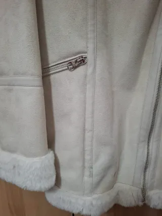 Chaqueta Pull&Bear Beige con Borrego