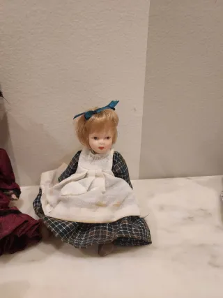 Collezione di Bambole in Porcellana Antica