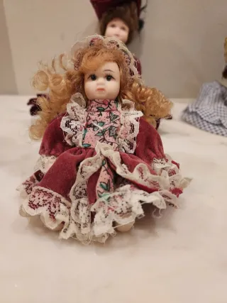 Collezione di Bambole in Porcellana Antica