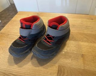 Botas montaña Quechua Talla 27