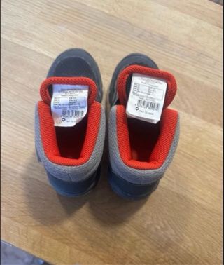 Botas montaña Quechua Talla 27