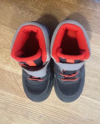 Botas montaña Quechua Talla 27