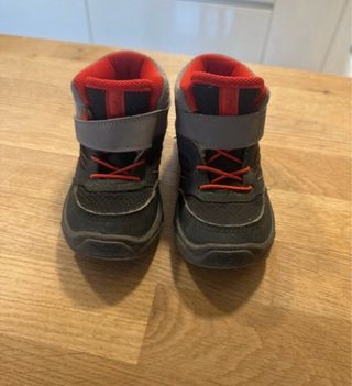 Botas montaña Quechua Talla 27