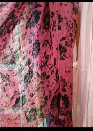 Deportivas blancas simil piel,te llevas 6 chalinas