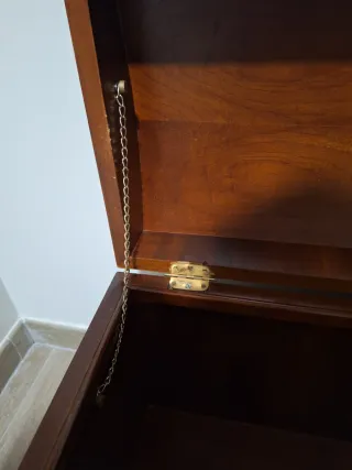 Baúl de madera antiguo