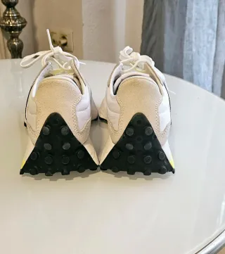 Zapatillas New Balance 327 Blancas y Moradas