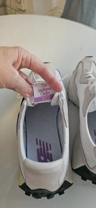 Zapatillas New Balance 327 Blancas y Moradas