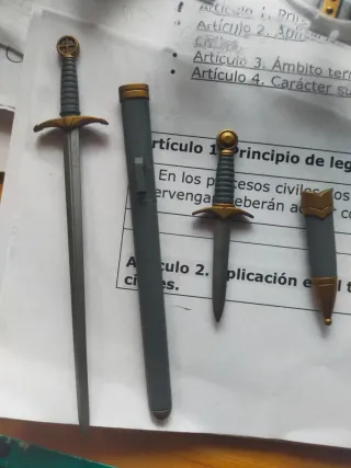 Mythic Legions Pack de Armas Caballeros Eathyron