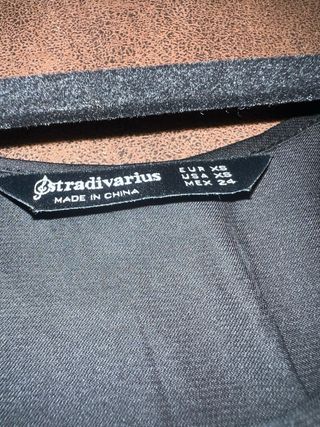 Blusa Stradivarius manga larga encaje