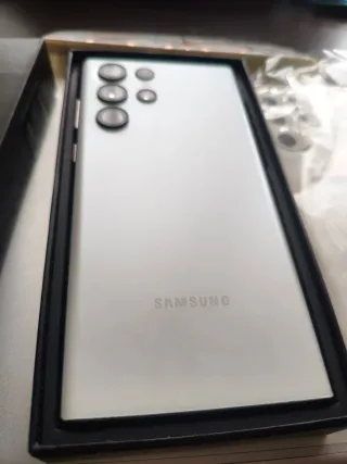 Telefono Samsung Galaxy S22 Ultra 256GB e 12GB