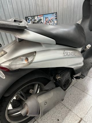 Peugeot Looxor 125cc Scooter