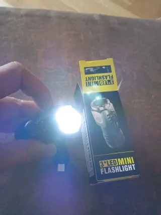 Linterna LED Mini Recargable USB