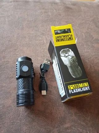 Linterna LED Mini Recargable USB