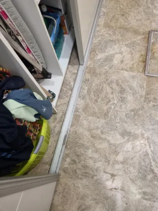 Puerta corredera con tirador aluminio