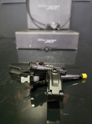 Frenos Shimano XT M8100 completos