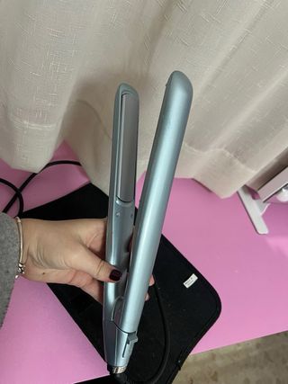 Plancha de pelo gris/verde azulado