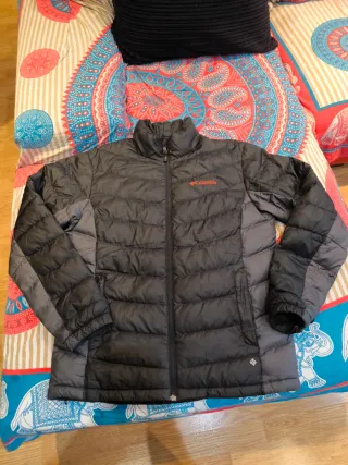 Chaqueta Columbia Plumas Negra y Gris