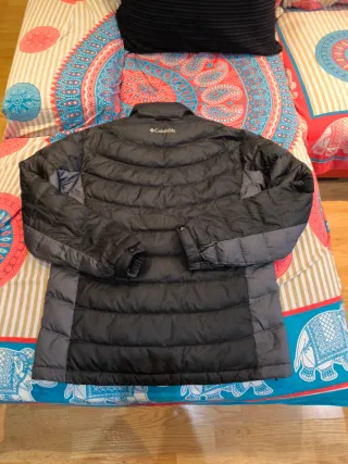 Chaqueta Columbia Plumas Negra y Gris