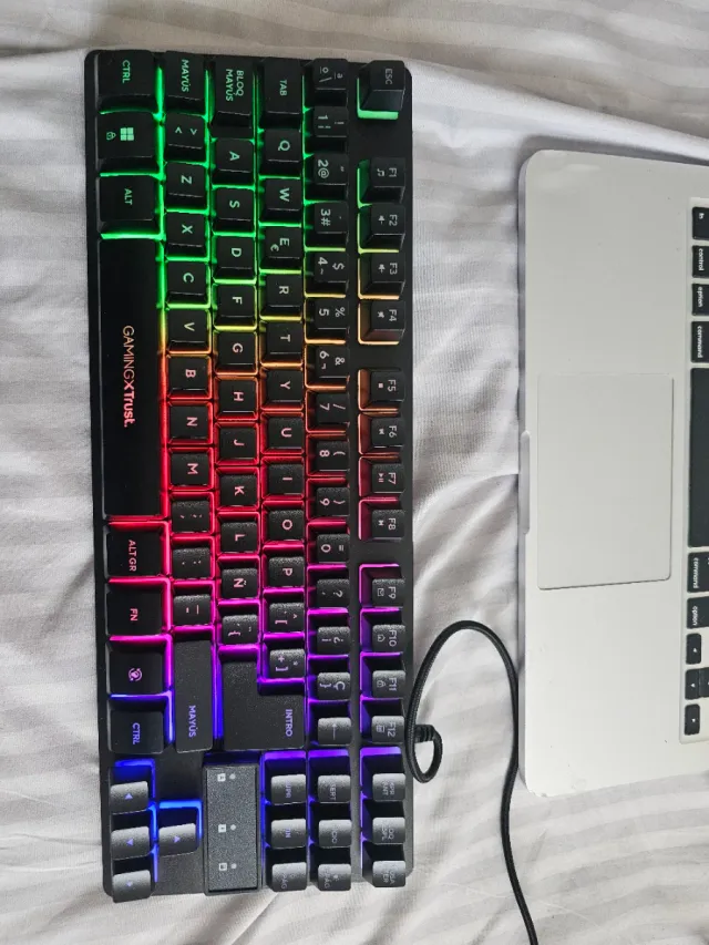 Teclado Gaming TKL Trust Thado RGB