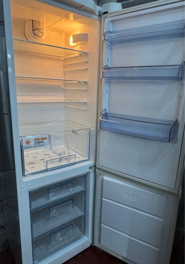 FRIGORIFICO COMBI NO FROST ELECTROLUX EN BLANCO
