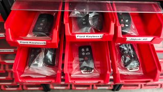 Lote de mandos coche con gavetas extraibles Tayg