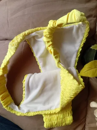 Bikini amarillo talla  XS