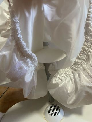 Plancha vapor ropa forma camiseta