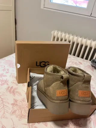 Botas UGG Gris Talla 38