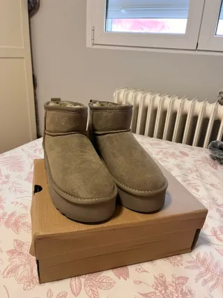 Botas UGG Gris Talla 38