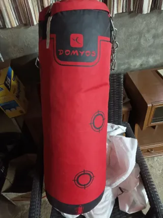 Saco de boxeo DOMYOS rojo