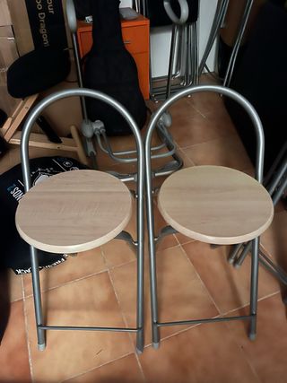 4 Sillas y 1 Mesa Plegables