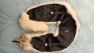 Estola de pelo beige y marrón