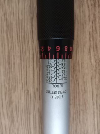 Llave dinamométrica TACKLIFE HTW2B