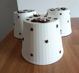 Tre lampade da tavolo decorate a mano