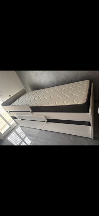 Cama nido blanca madera Esta practicamente nueva