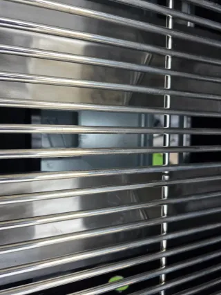 Barbacoa de gas negra y plateada