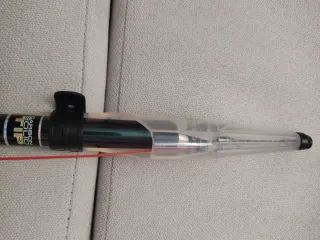 Caña de pescar telescópica roja