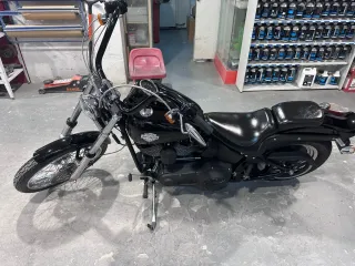 Harley Davidson Custom Negra
