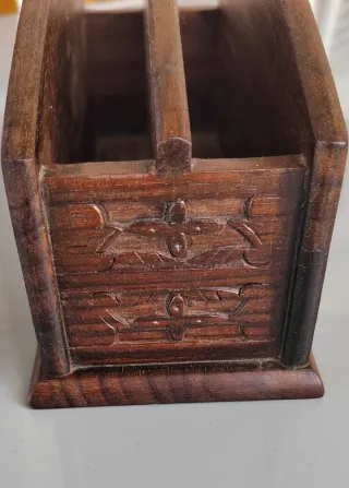 Manufatto in legno Indonesiano da scrivania