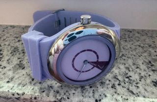 Reloj de pulsera violeta