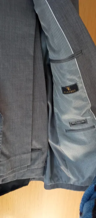 2 Trajes y 1 Chaqueta-americana azul