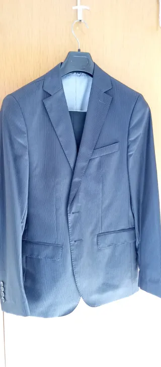 2 Trajes y 1 Chaqueta-americana azul