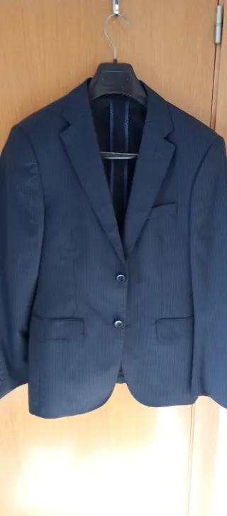 2 Trajes y 1 Chaqueta-americana azul