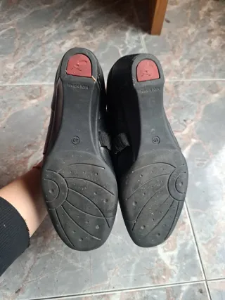 Tacchi neri eleganti con design moderno