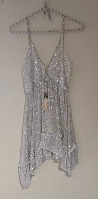 Vestido plateado lentejuelas