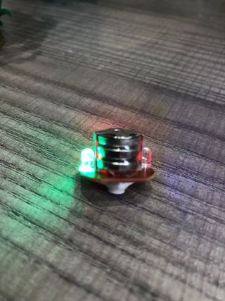 Figura Goku Super Saiyan con Luz LED